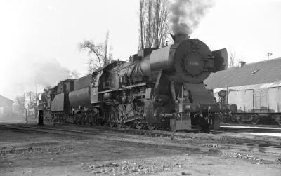 {short description of image}